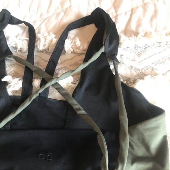 Sports bra - Picture 2 of 8